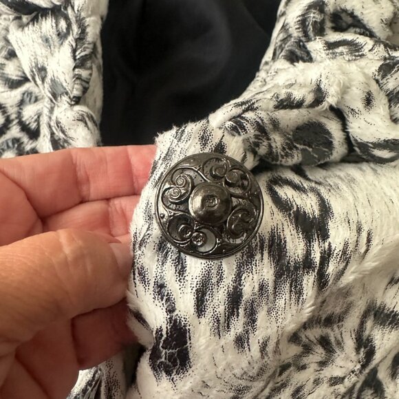 IC Collection SNOW LEOPARD PEPLUM Jacket/Blazer with Wired Collar NWT - Picture 7 of 7